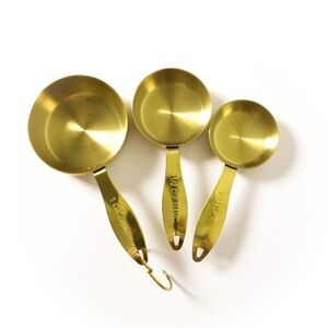 Set of 3 metal measuring cups sturdy gold-toned cottage farmhouse rustic retro